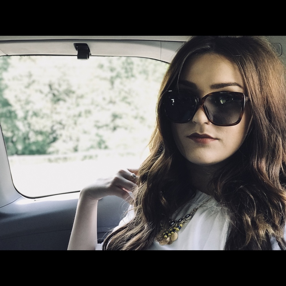 Meet your Posher, Selma